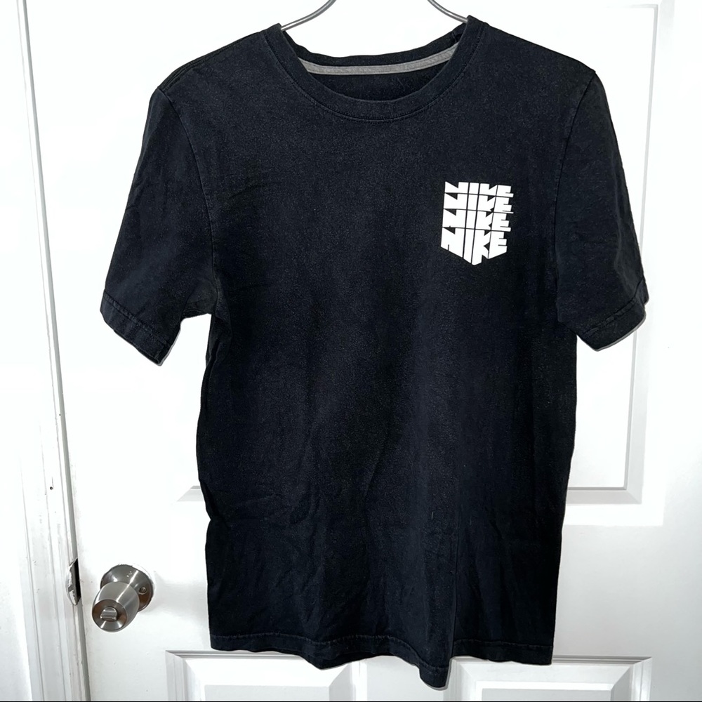 Nike Black T-shirt Mens size small